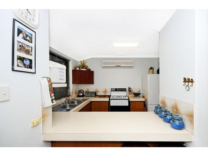 9/303 Wharf Street, Queens Park WA 6107