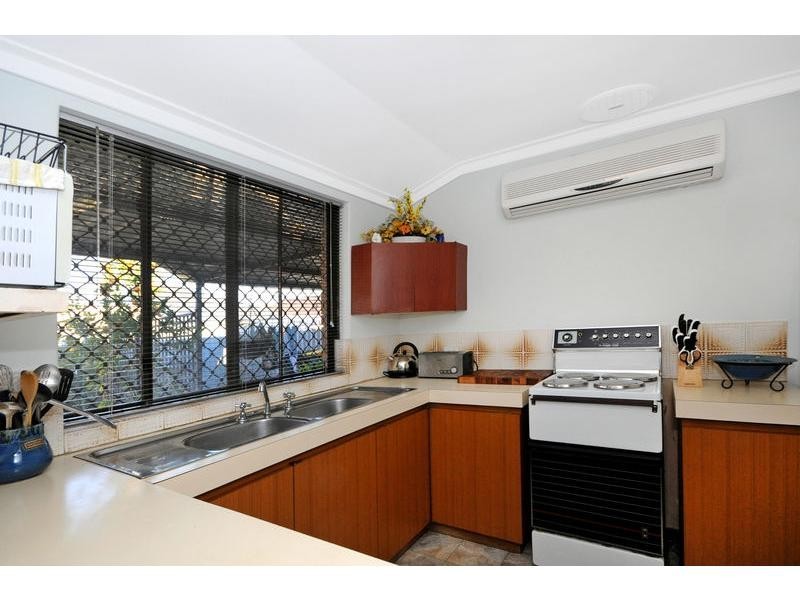 9/303 Wharf Street, Queens Park WA 6107