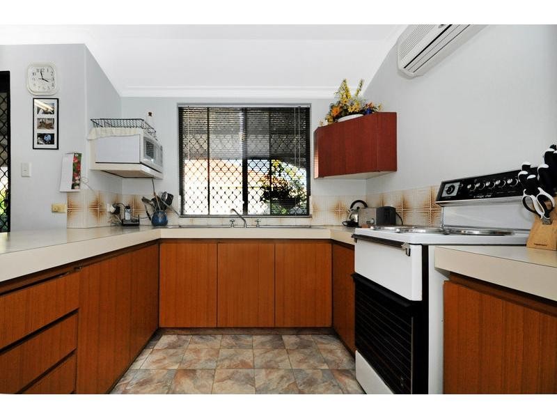 9/303 Wharf Street, Queens Park WA 6107
