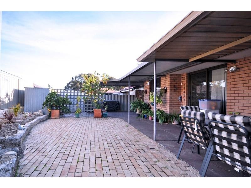 9/303 Wharf Street, Queens Park WA 6107