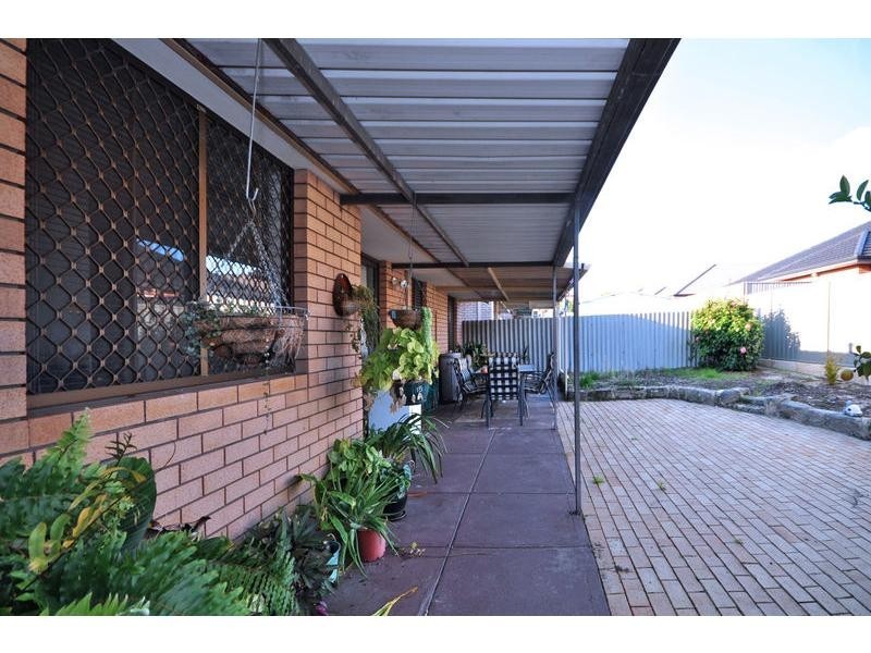 9/303 Wharf Street, Queens Park WA 6107