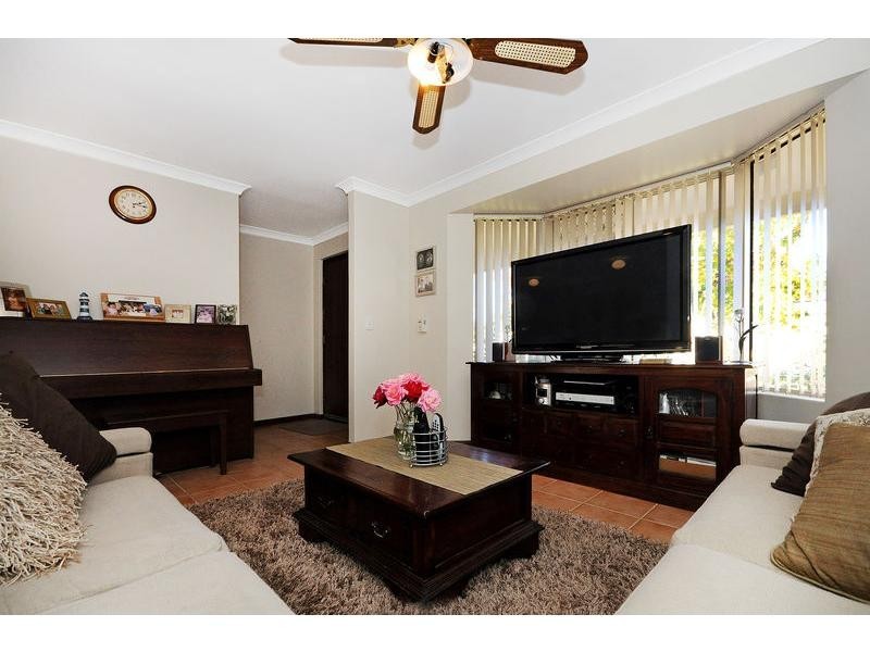 1 River Fig Place, Alexander Heights WA 6064