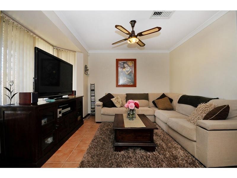 1 River Fig Place, Alexander Heights WA 6064