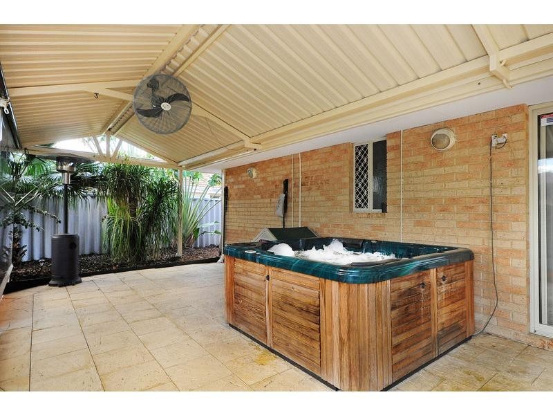 1 River Fig Place, Alexander Heights WA 6064