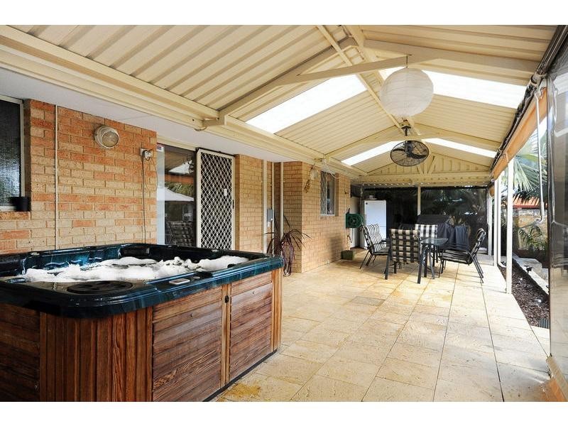 1 River Fig Place, Alexander Heights WA 6064