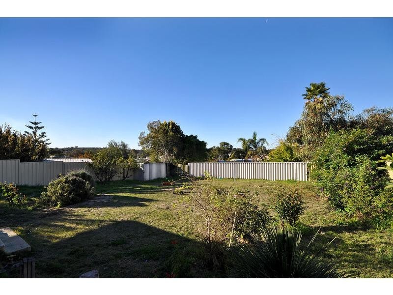 12 Pendula Garden, Mirrabooka WA 6061