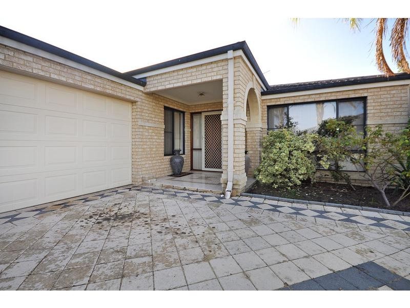 11 Masters Place, Marangaroo WA 6064