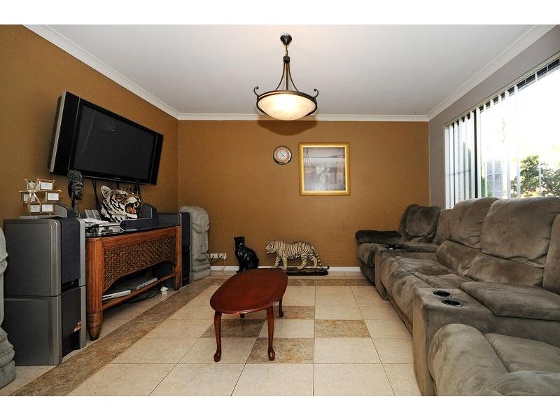 11 Masters Place, Marangaroo WA 6064