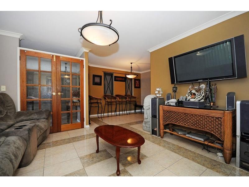 11 Masters Place, Marangaroo WA 6064