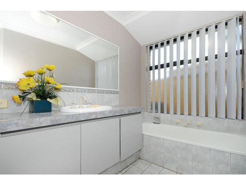 11 Masters Place, Marangaroo WA 6064