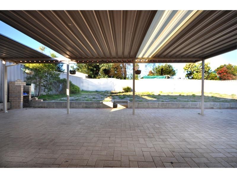 4 Giles Place, Mirrabooka WA 6061