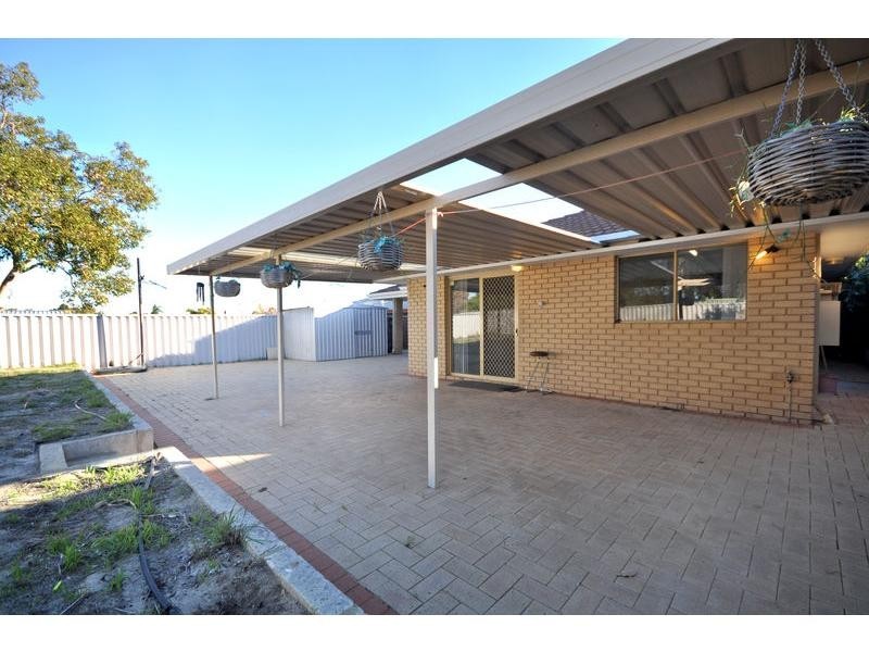4 Giles Place, Mirrabooka WA 6061