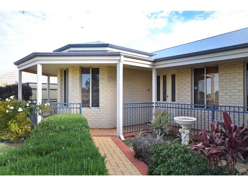 39 Hinckley Parkway, Hocking WA 6065