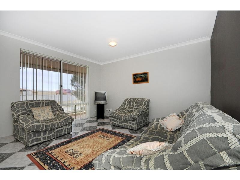 38 Dandenong Way, Alexander Heights WA 6064