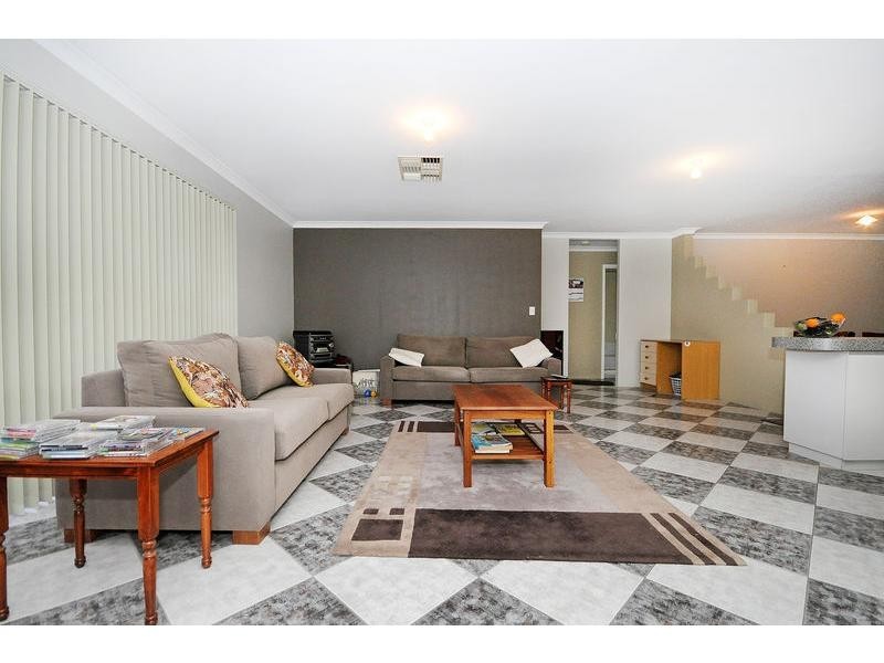 38 Dandenong Way, Alexander Heights WA 6064