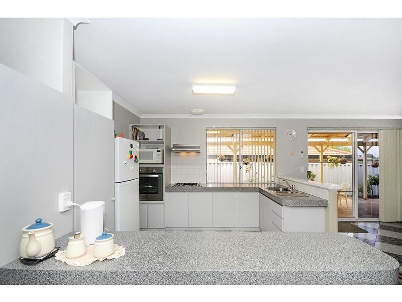 38 Dandenong Way, Alexander Heights WA 6064