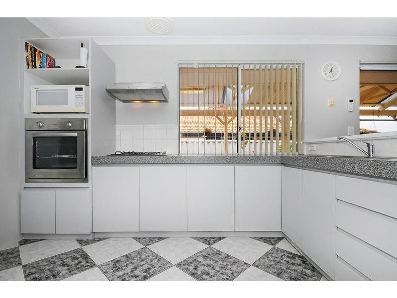 38 Dandenong Way, Alexander Heights WA 6064