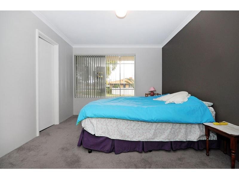 38 Dandenong Way, Alexander Heights WA 6064