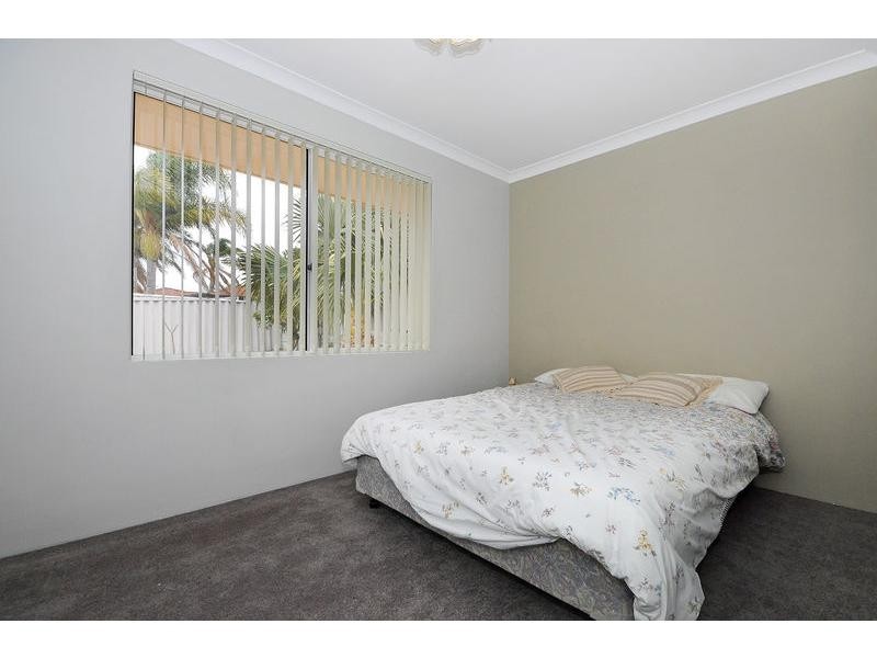 38 Dandenong Way, Alexander Heights WA 6064