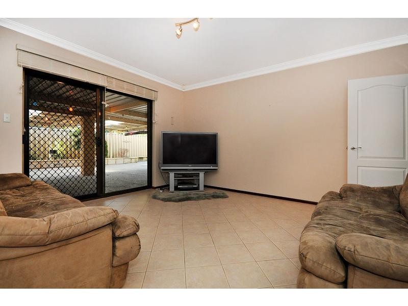 8 Woodpine Court, Ballajura WA 6066
