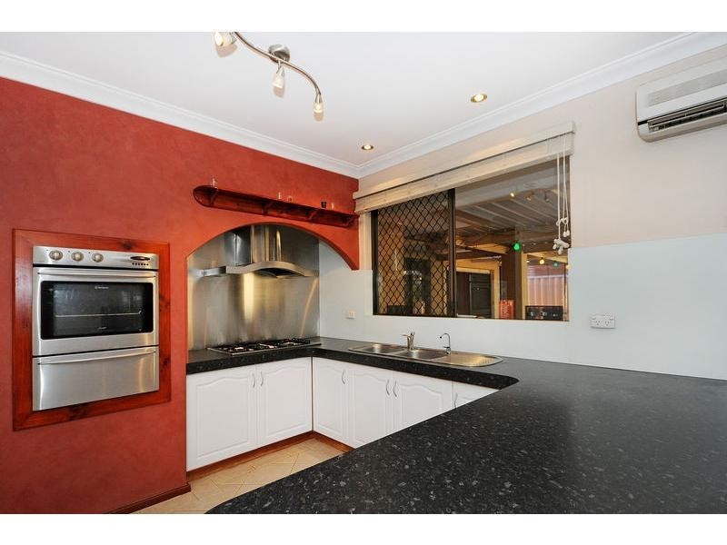 8 Woodpine Court, Ballajura WA 6066