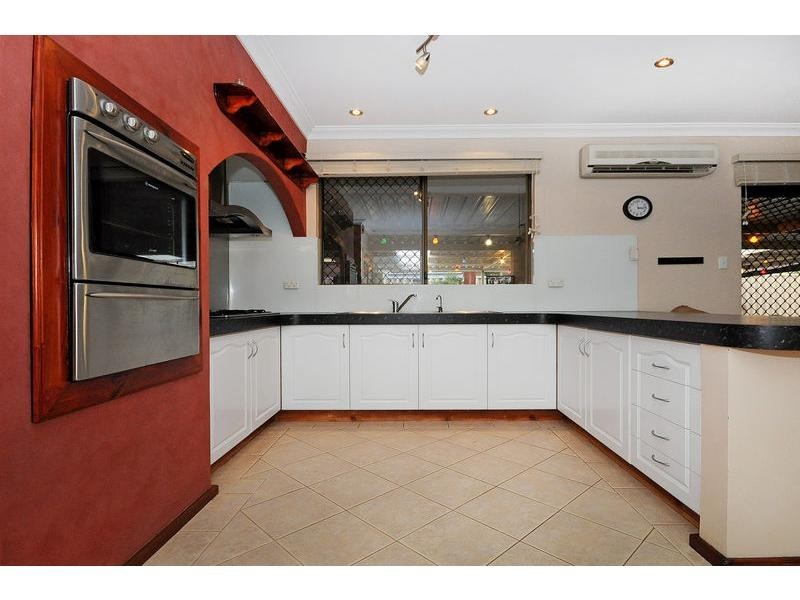 8 Woodpine Court, Ballajura WA 6066