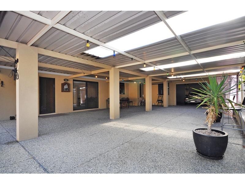8 Woodpine Court, Ballajura WA 6066
