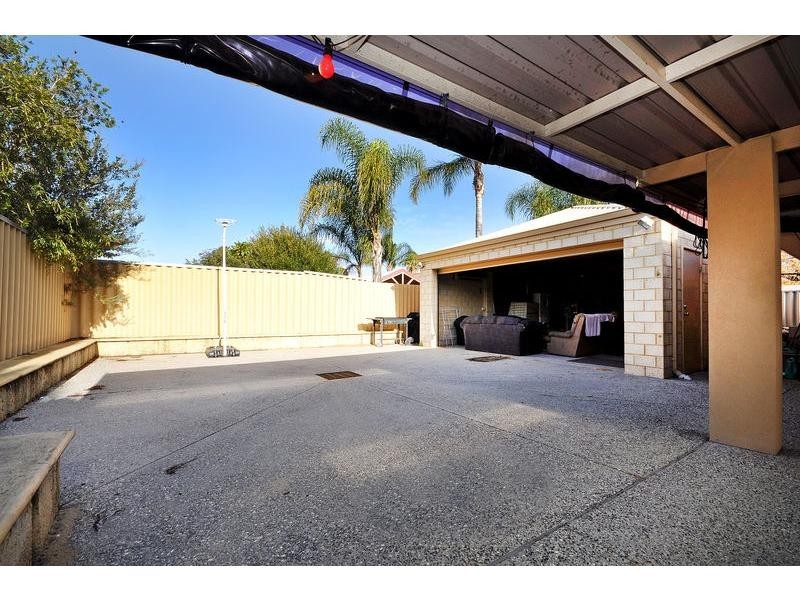 8 Woodpine Court, Ballajura WA 6066