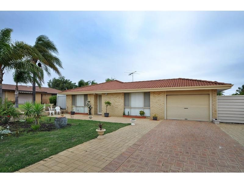 8 Danvers Close, Marangaroo WA 6064