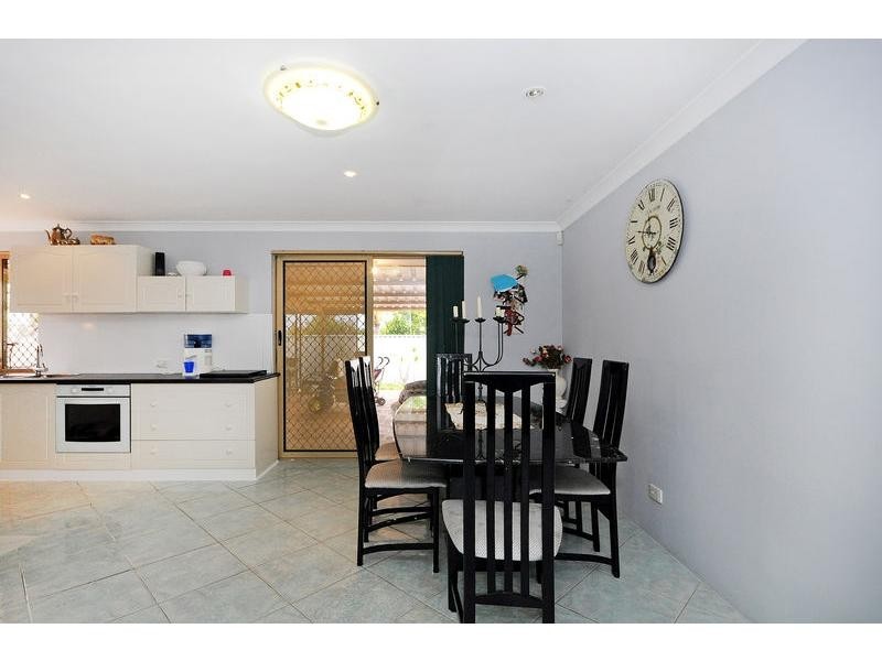 8 Danvers Close, Marangaroo WA 6064