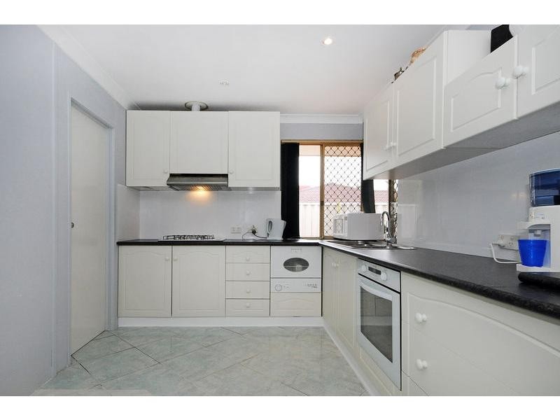 8 Danvers Close, Marangaroo WA 6064