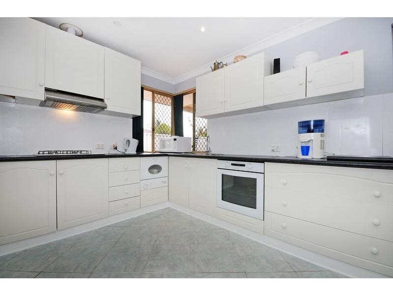 8 Danvers Close, Marangaroo WA 6064