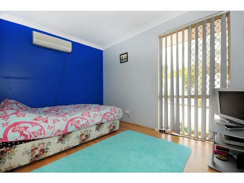 8 Danvers Close, Marangaroo WA 6064