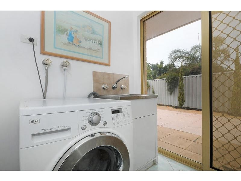 8 Danvers Close, Marangaroo WA 6064