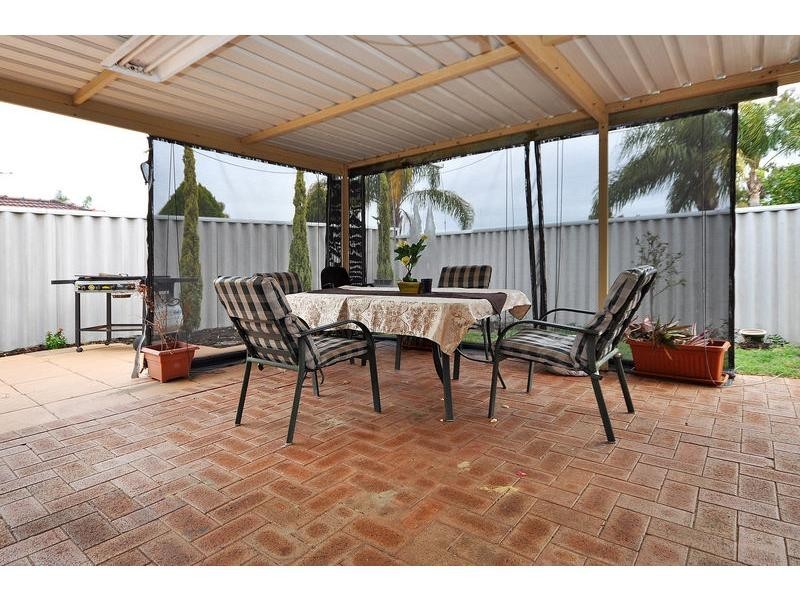 8 Danvers Close, Marangaroo WA 6064