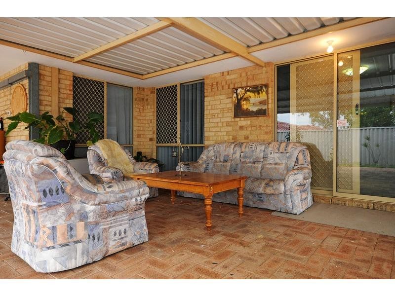 8 Danvers Close, Marangaroo WA 6064