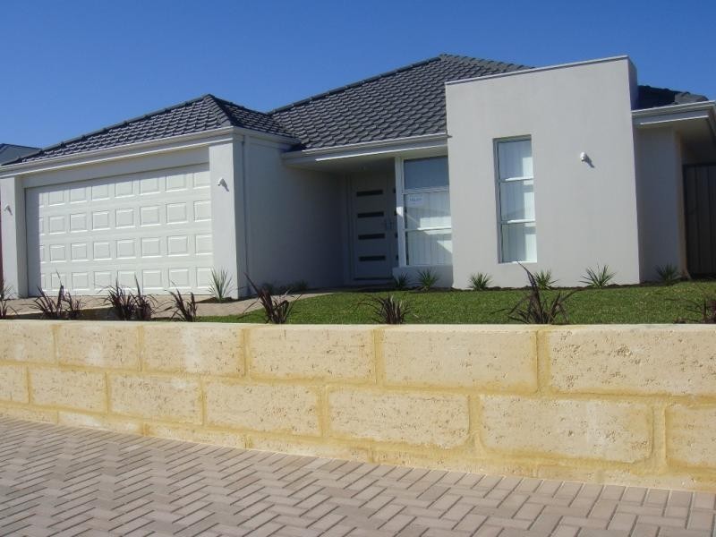 4 Milan Avenue, Hocking WA 6065