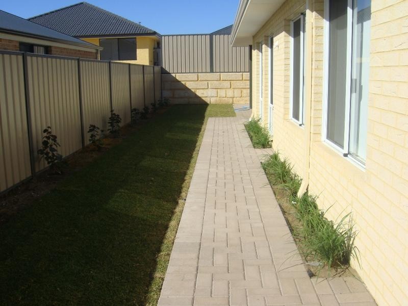 4 Milan Avenue, Hocking WA 6065