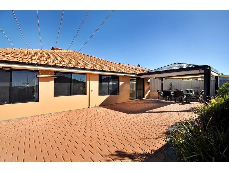 15 Dandenong Way, Alexander Heights WA 6064