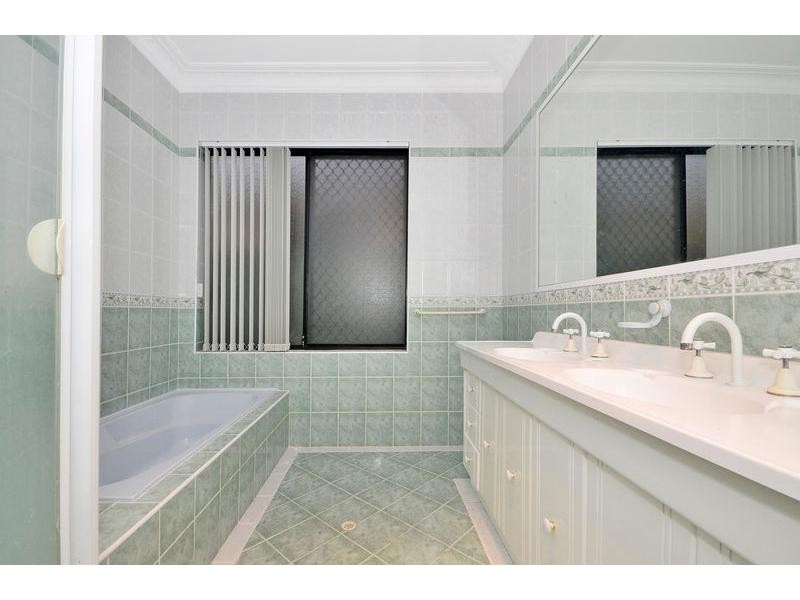 3 Syme Road, Alexander Heights WA 6064