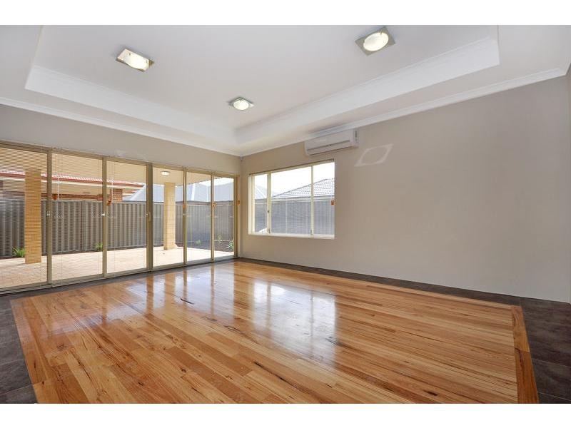 6 Vellum Loop, Aveley WA 6069