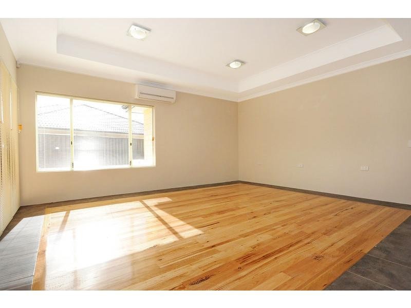 6 Vellum Loop, Aveley WA 6069