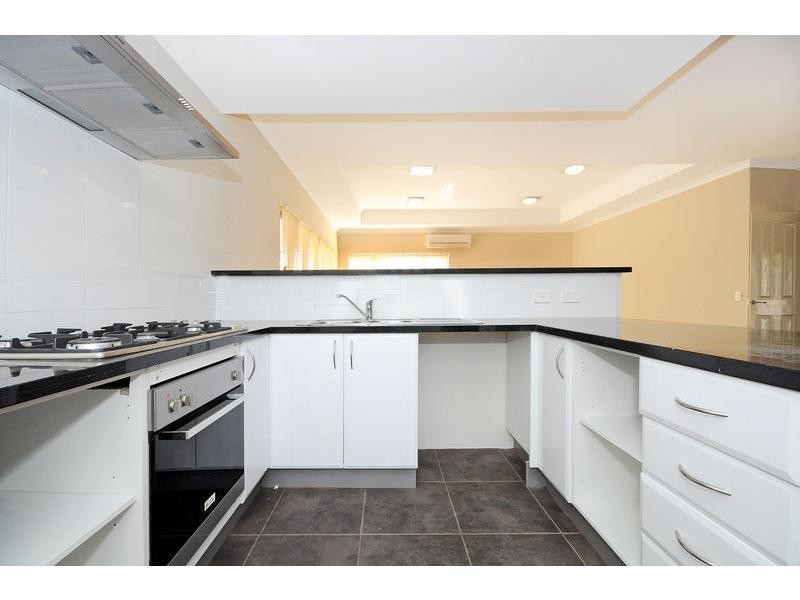 6 Vellum Loop, Aveley WA 6069