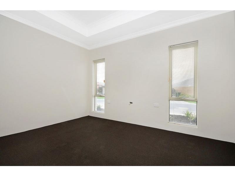 6 Vellum Loop, Aveley WA 6069