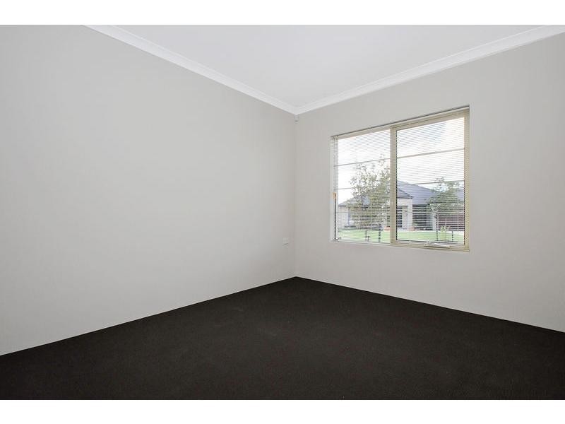 6 Vellum Loop, Aveley WA 6069