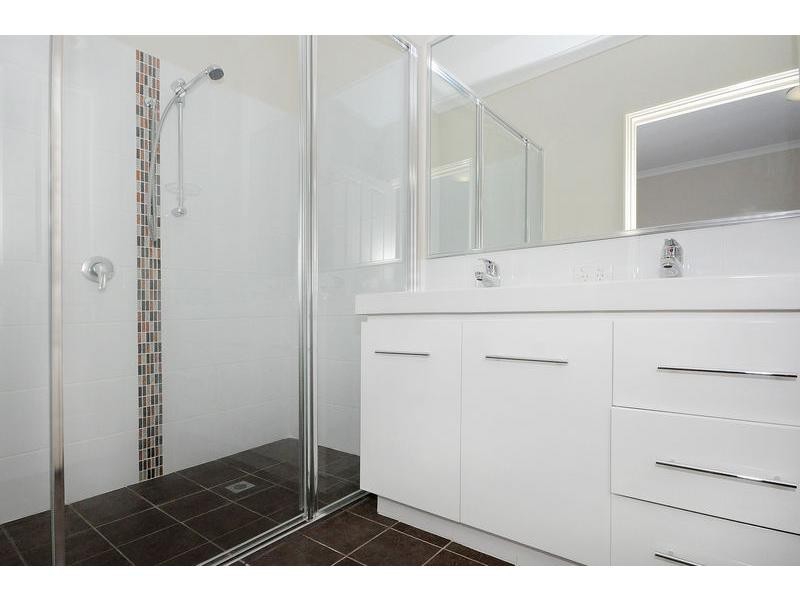6 Vellum Loop, Aveley WA 6069