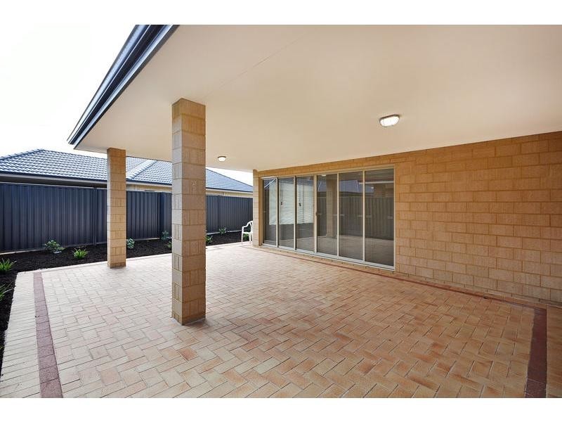 6 Vellum Loop, Aveley WA 6069