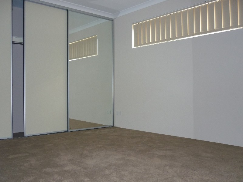 31 Bolton Way, Darch WA 6065