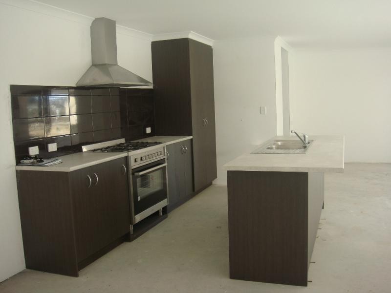 10 Litoria Pass, West Swan WA 6055