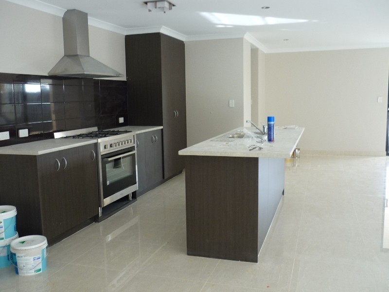 10 Litoria Pass, West Swan WA 6055
